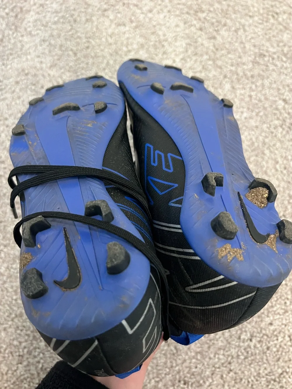 🔵NIKE: Boy size 5, Mercurial black & royal blue logo cleats w/ties, preowned🔵